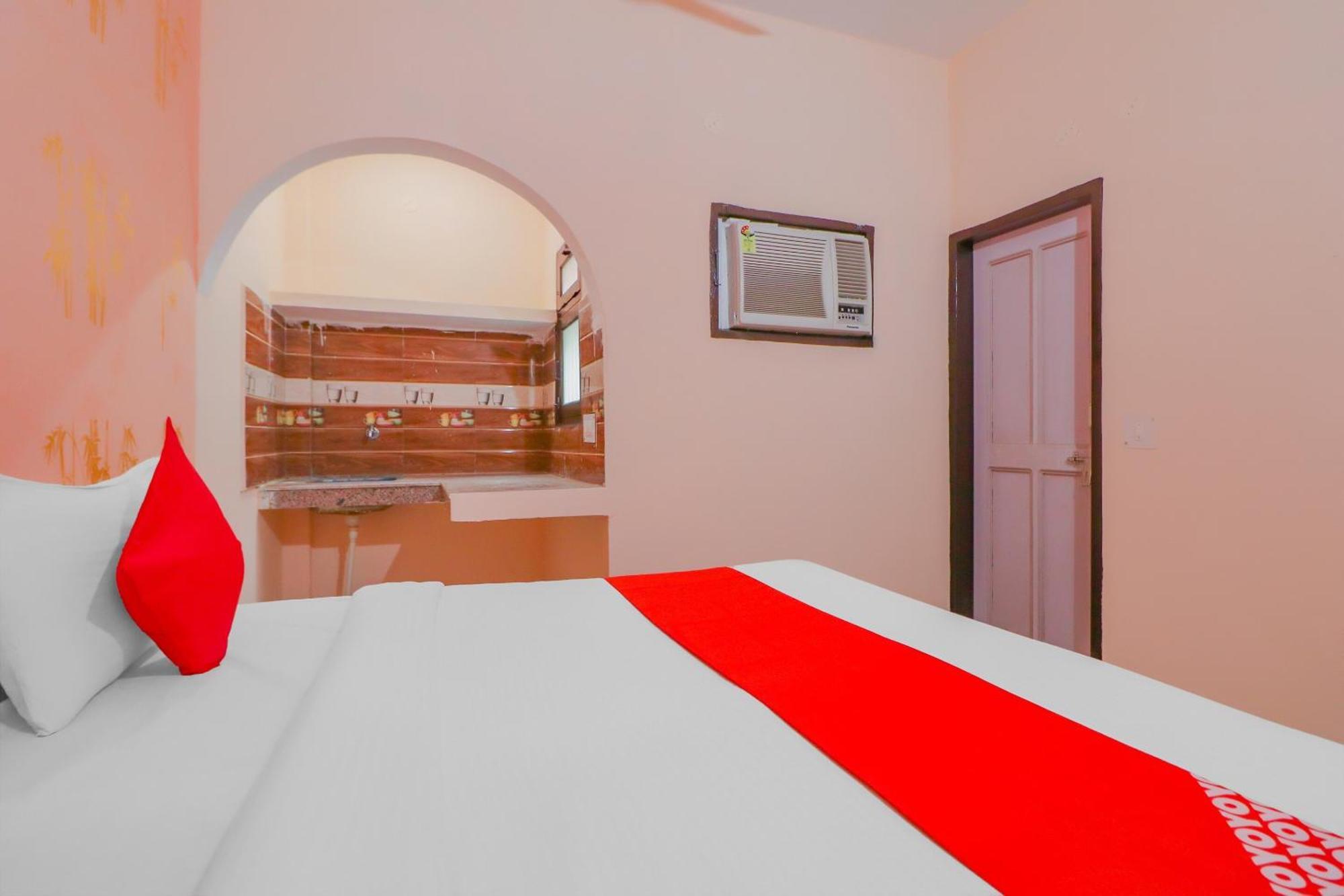 Hotel O Bhardwaj Guest House Garhi Harsaru Ngoại thất bức ảnh