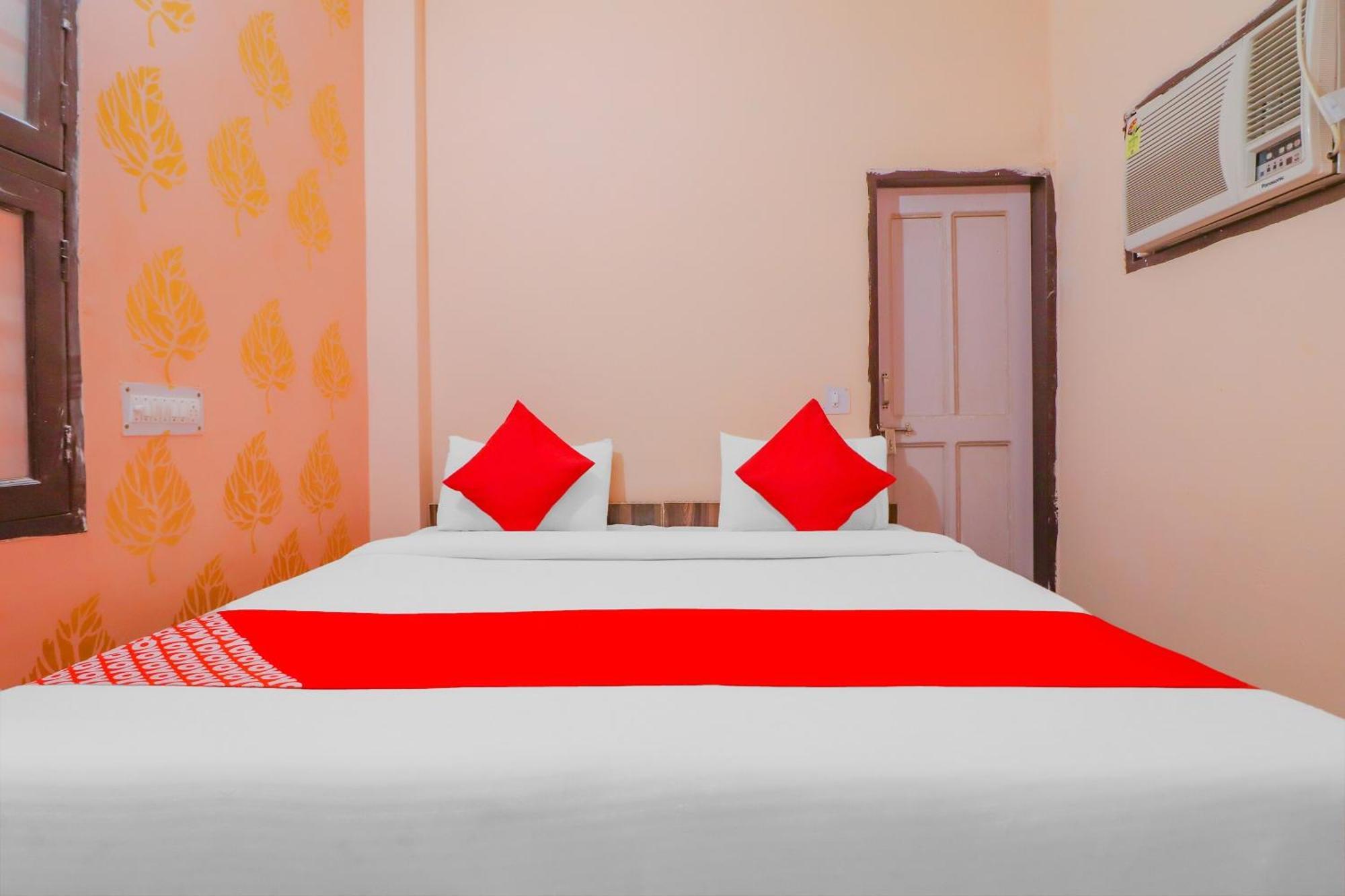 Hotel O Bhardwaj Guest House Garhi Harsaru Ngoại thất bức ảnh