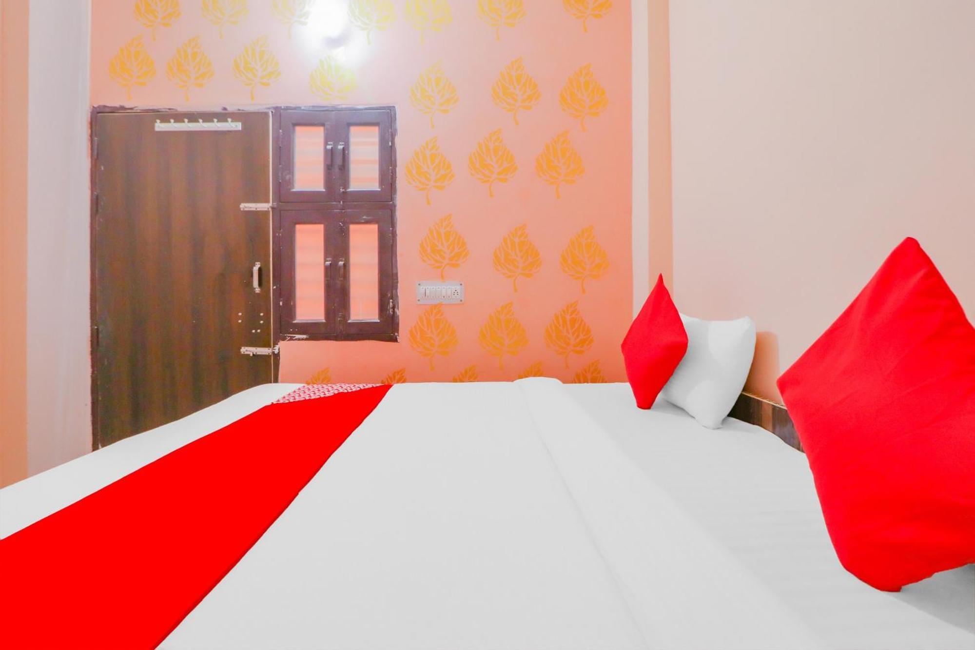 Hotel O Bhardwaj Guest House Garhi Harsaru Ngoại thất bức ảnh