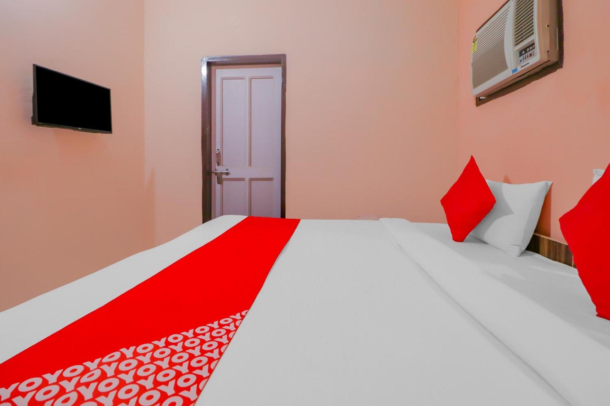 Hotel O Bhardwaj Guest House Garhi Harsaru Ngoại thất bức ảnh
