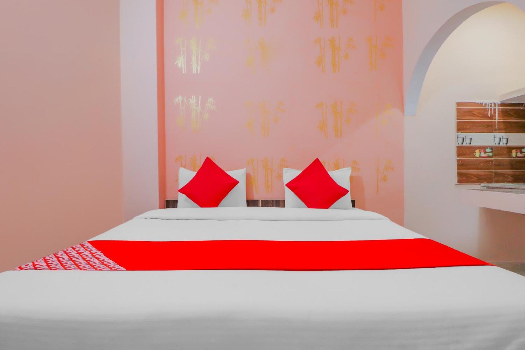 Hotel O Bhardwaj Guest House Garhi Harsaru Ngoại thất bức ảnh