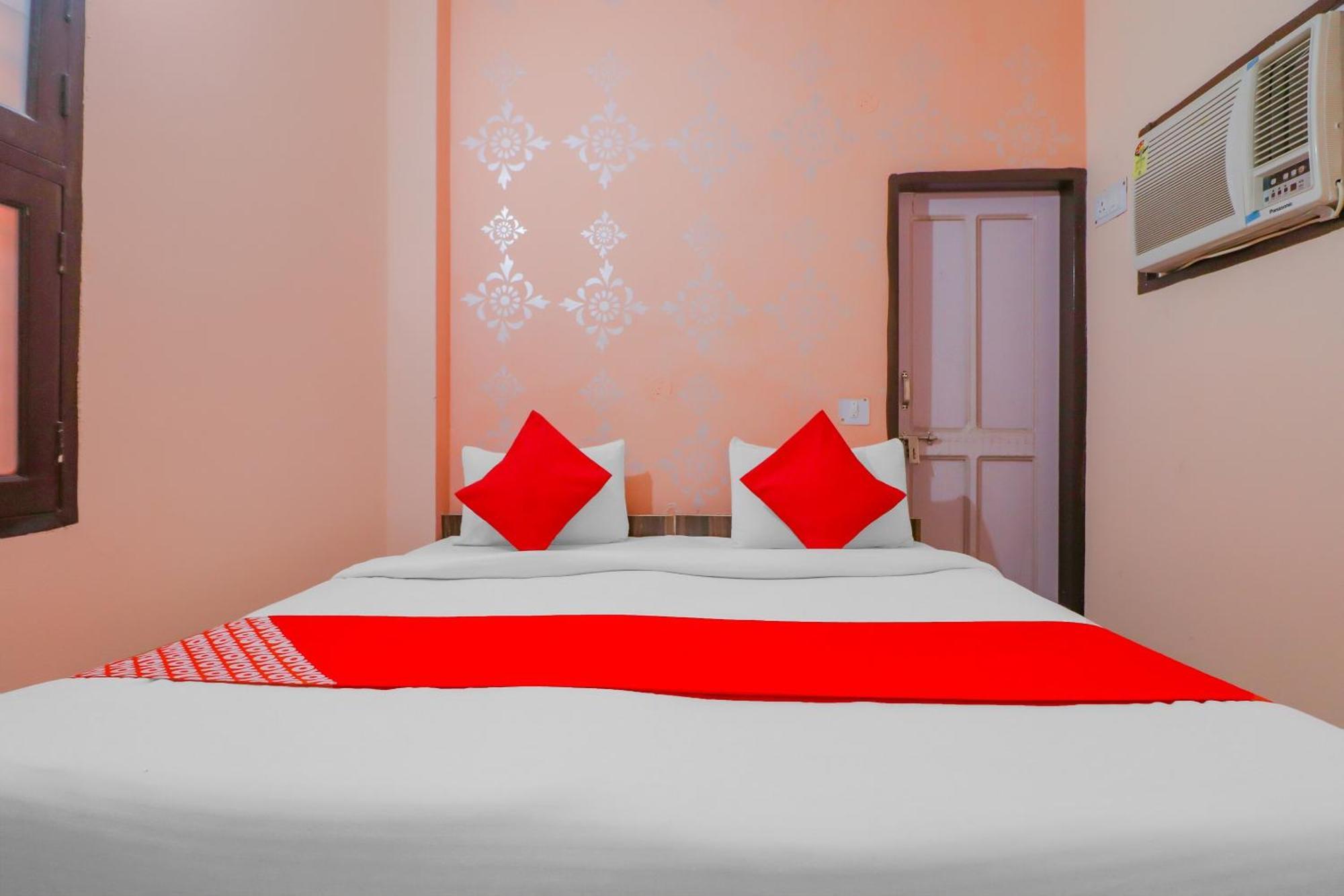 Hotel O Bhardwaj Guest House Garhi Harsaru Ngoại thất bức ảnh