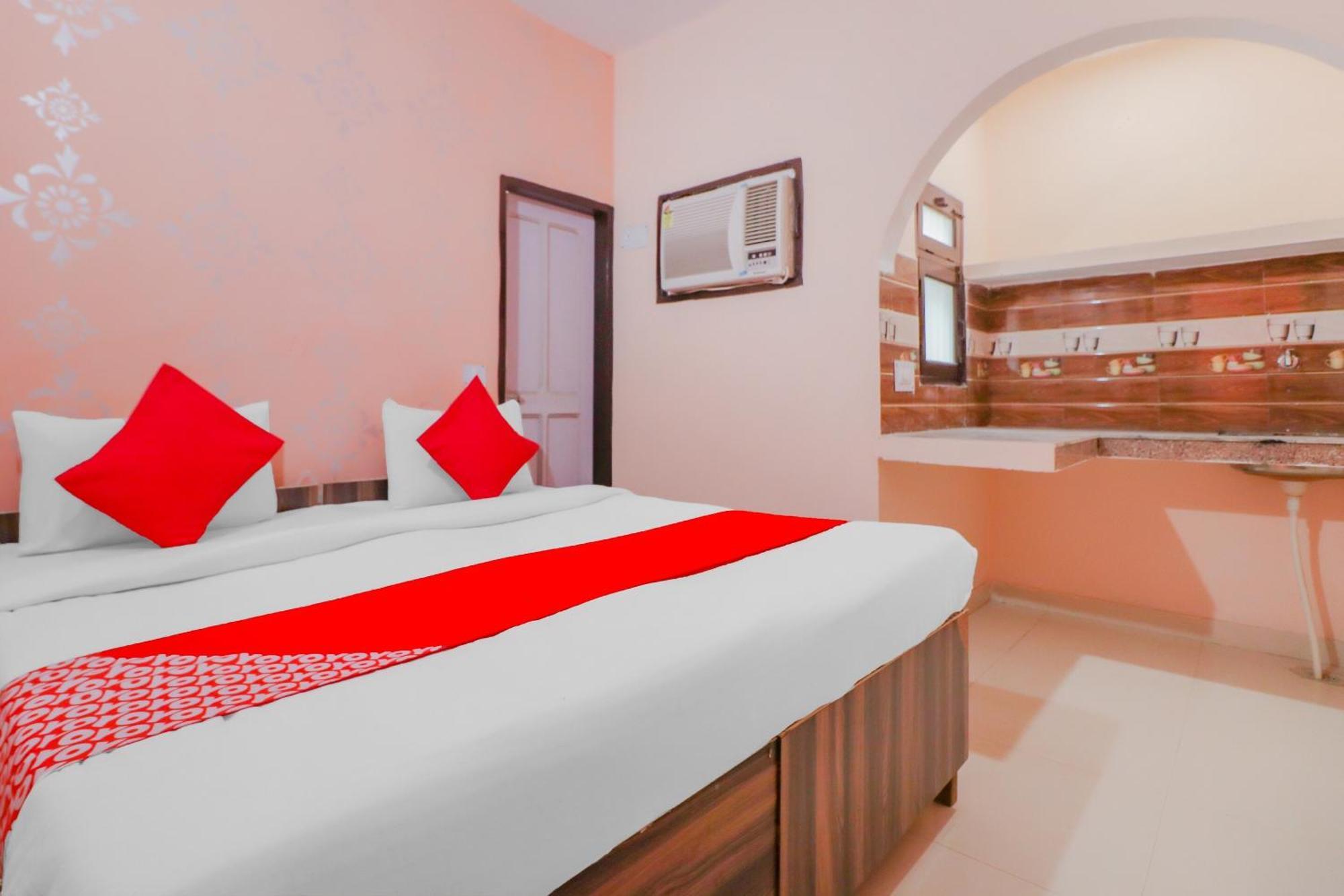 Hotel O Bhardwaj Guest House Garhi Harsaru Ngoại thất bức ảnh